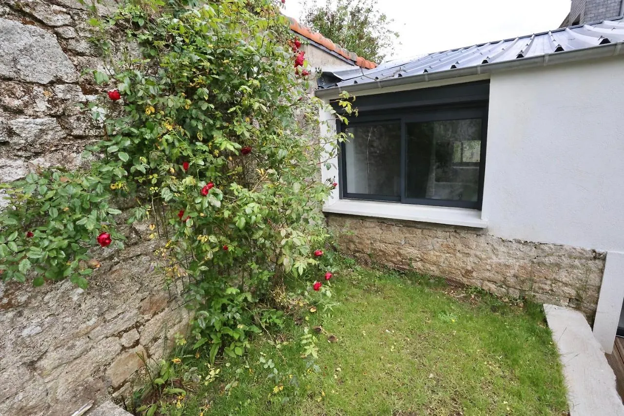 L'Atelier Et Sa Terrasse Apartment Pontivy 0*,  France